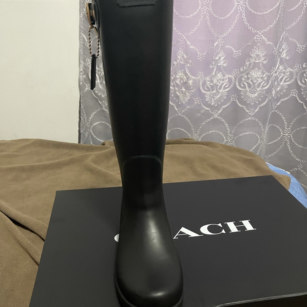 COACH RAIN BOOTS - Picture 7 of 9